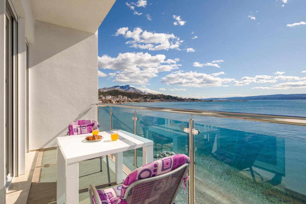 Absolute Beach Holidays Apartment Dugi Rat Exterior photo