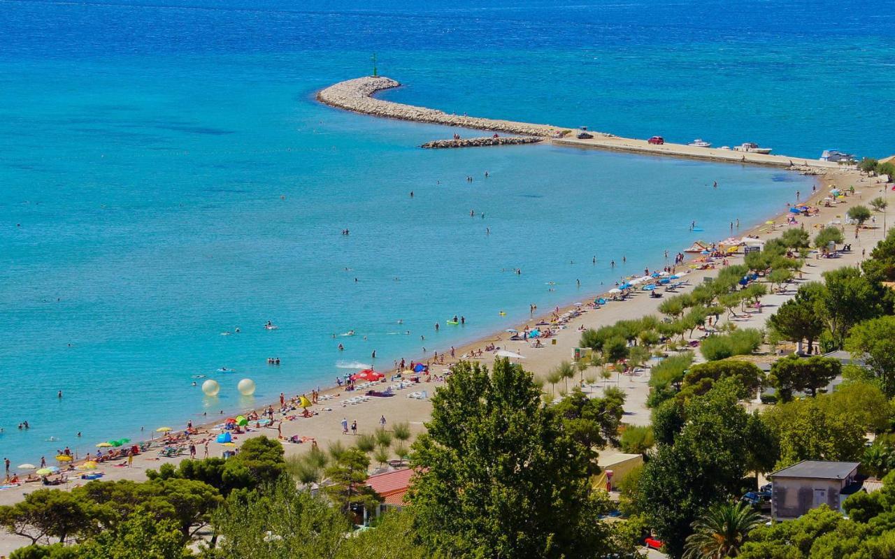 Absolute Beach Holidays Apartment Dugi Rat Exterior photo