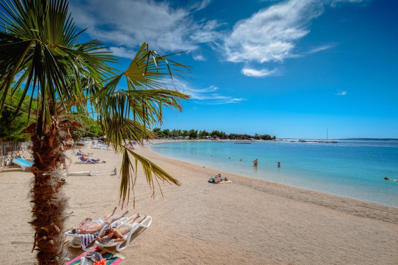 Absolute Beach Holidays Apartment Dugi Rat Exterior photo